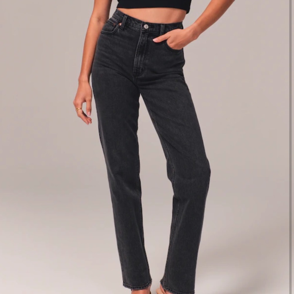 Abercrombie Ultra High Rise 90s Straight Jean 27R